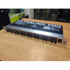 Behringer ultralink pro MX882